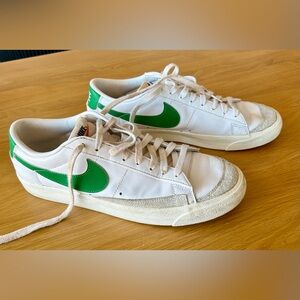 Nike Classic White and Green Low-Top Sneakers